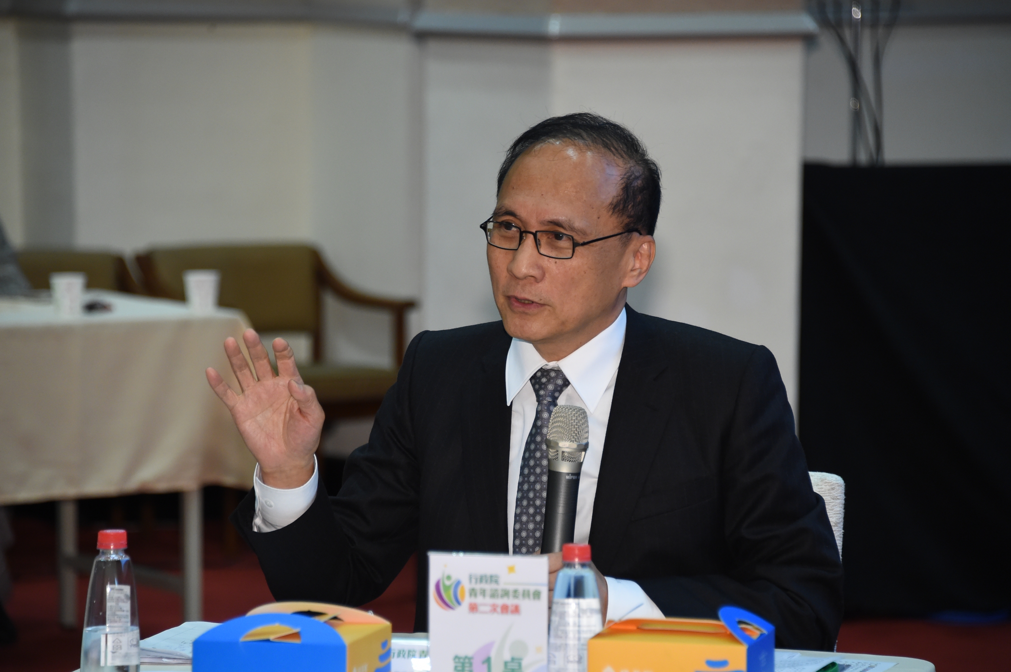主持「行政院青年諮詢委員會」 林揆：以開放心胸溝通並解決問題 　共3張