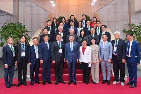 2026年9月15日行政院長卓榮泰接見「亞洲地區臺灣同鄉會回國訪問團」 　共6張