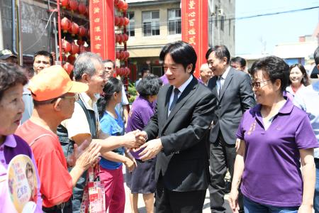 1070729行政院長賴清德至朝元宮參拜祈福_2　共11張