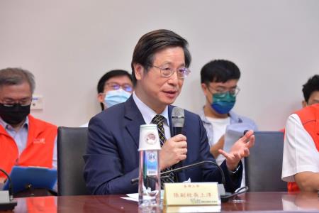 2023年7月8日行政院長陳建仁視察臺大醫院金山分院長照暨醫療綜合大樓規劃情形_4 　共12張