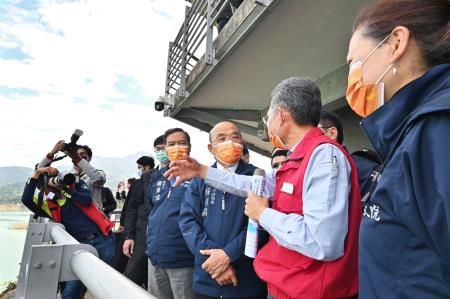 2023年1月4日行政院長蘇貞昌視察南部曾文水庫水情3