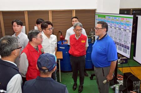 2026年7月9日行政院長卓榮泰視察港墘抽水站整備情形 　共8張