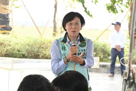 2024年10月12日_1行政院長卓榮泰視察典寶溪芋寮滯洪池後續工程3