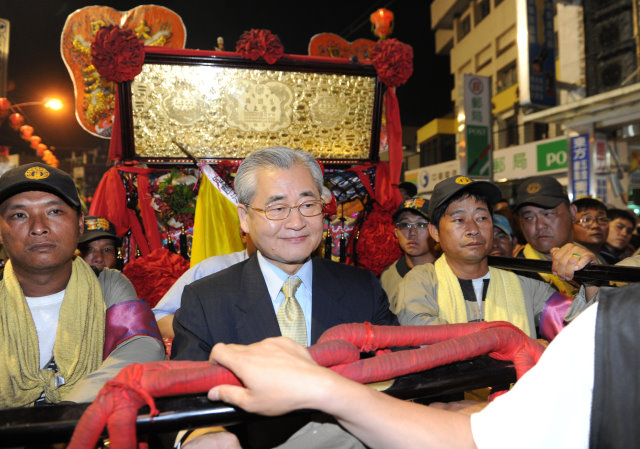 出席大甲鎮瀾宮媽祖回鑾安座典禮  毛揆盼遶境活動宏揚媽祖慈善濟世情懷　共1張