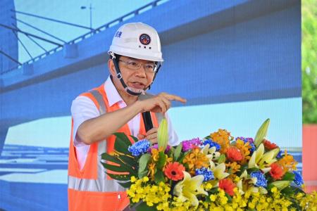 2023年7月10日行政院長陳建仁視察國道1號增設銜接台74線系統交流道工程_5 　共12張