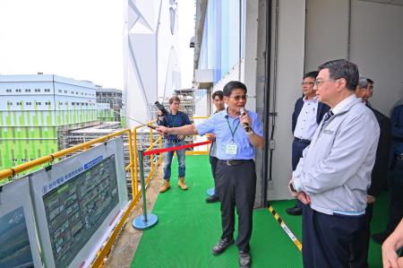 2026年9月4日行政院長卓榮泰視察台中火力發電廠 　共6張