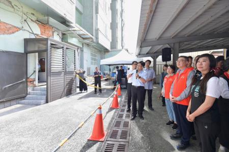 2024年6月22日行政院長卓榮泰視察0403震災現代生活大廈暨弱層補強成果。　共6張