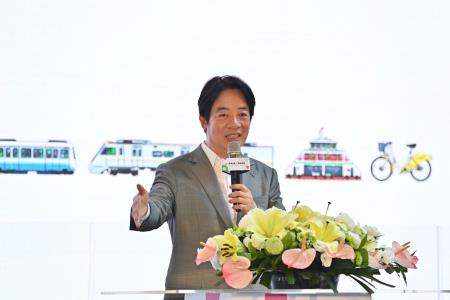 2023年7月1日行政院長陳建仁出席「南高屏TPASS通勤月票上線記者會」　共14張