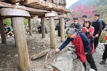 2023年2月26日行政院長陳建仁視察南投縣原鄉苦茶暨區域共好地方創生S__124354789