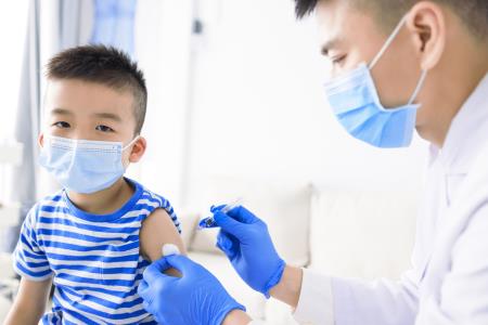 我國係全球第一個全面實施嬰幼兒B型肝炎疫苗接種計畫（自75年7月起）的國家。