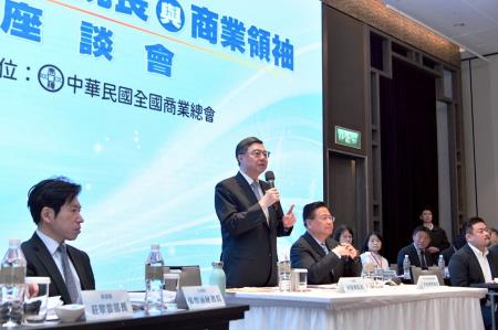 2025年12月9日行政院長卓榮泰出席2025行政院長與商業領袖座談會　共6張