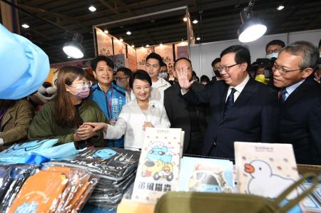 2023年4月1日行政院副院長鄭文燦 出席「2023台中國際動漫節記者會」_7　共9張