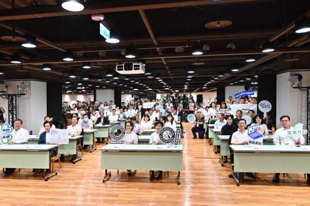 2024年10月28日行政院副院長鄭麗君出席「2024總統盃黑客松-第二次工作坊」。　共7張