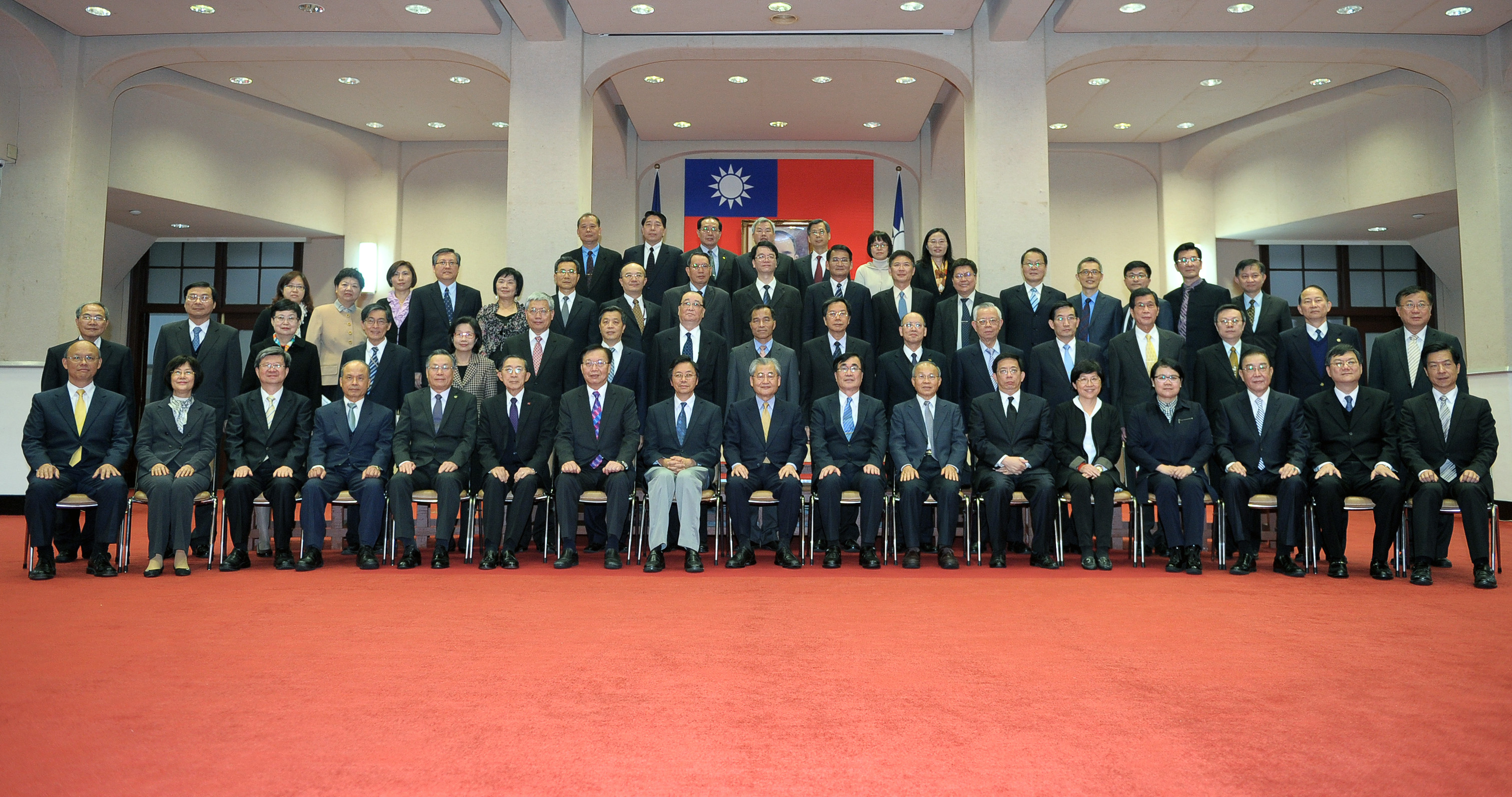 毛院長主持上任後首次行政院會  期勉行政團隊用創意為我們所深愛的臺灣而努力 　共2張