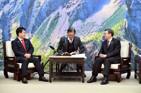 2025年12月23日行政院長卓榮泰接見日本自民黨參議院友我團體「TY會」會長瀧波宏文參議員一行 　共6張