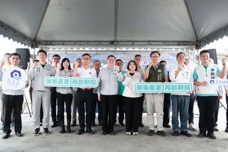 2026年5月16日行政院長卓榮泰視察屏東科技產業園區擴區開發及招商情形 　共6張