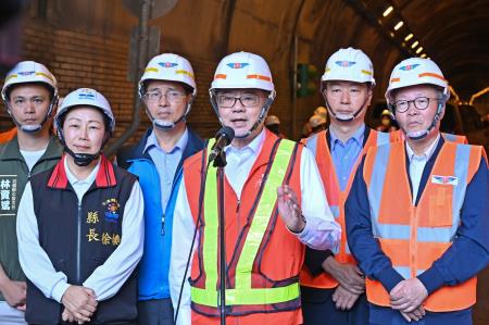 2024年5月22日行政院長卓榮泰視察公路搶修復建進度-下清水橋。