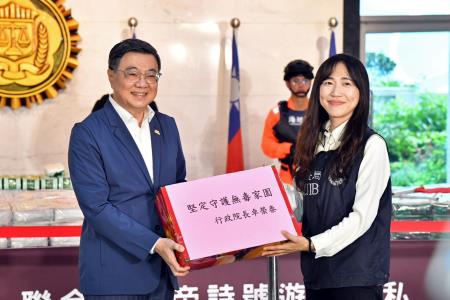 2026年10月17日行政院長卓榮泰出席調查局南機站偵辦「帝詩號遊艇走私愷他命毒品案」記者會 　共8張