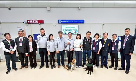 2025年11月8日行政院長卓榮泰視察「非洲豬瘟邊境檢疫措施」　共9張