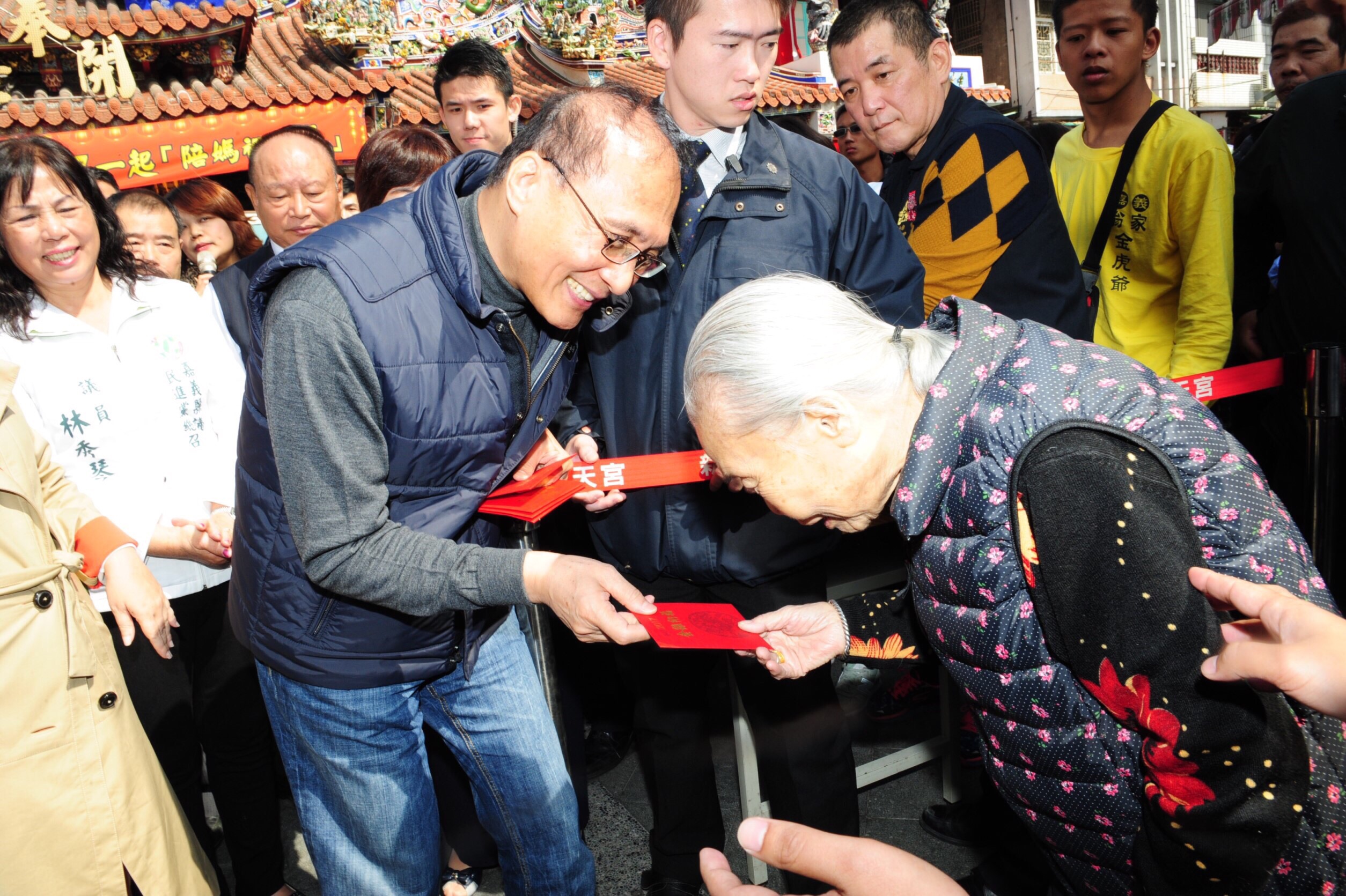 林揆初四赴新港奉天宮等參拜祈福   祈求社會平安祥和　共12張