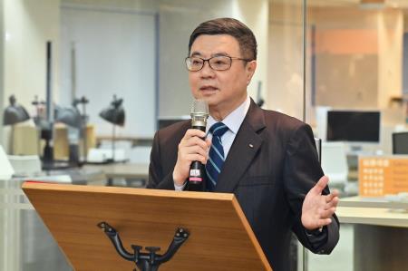 2024年7月15日行政院長卓榮泰解嚴紀念日視察「政治檔案開放應用情形」5　共9張