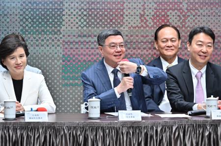 2024年8月28日行政院長卓榮泰出席行動創新AI內閣執政101記者會　共9張
