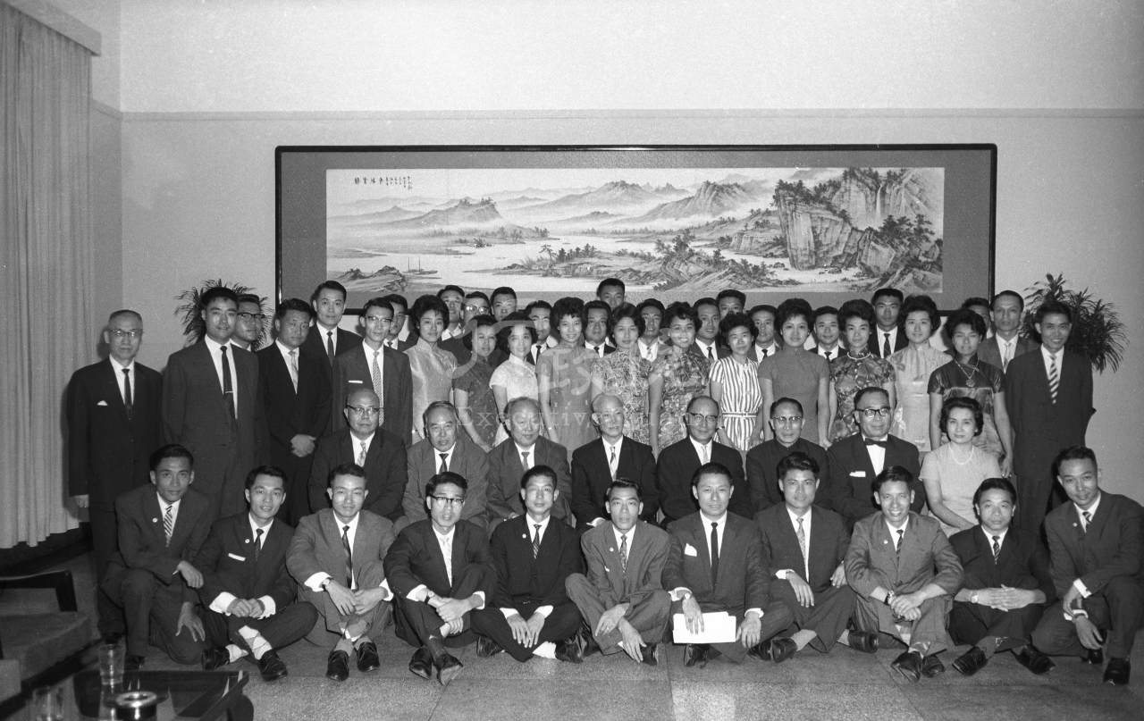 .1962年8月31日副總統陳誠會見道德重整會「龍」劇全體團員 共1張 　共1張