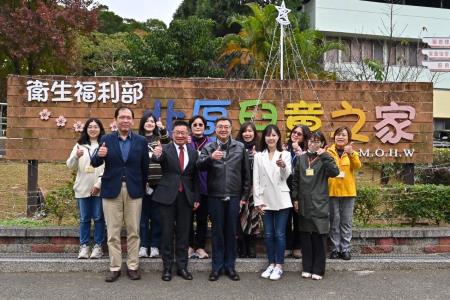 卓院長今（11）日訪視衛生福利部北區兒童之家照片 共7張 　共7張