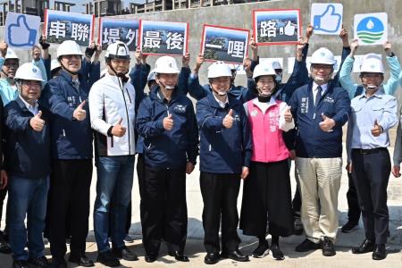 2024年3月20日行政院長陳建仁視察「大漢溪治理及堤外便道串聯工程」13 　共16張