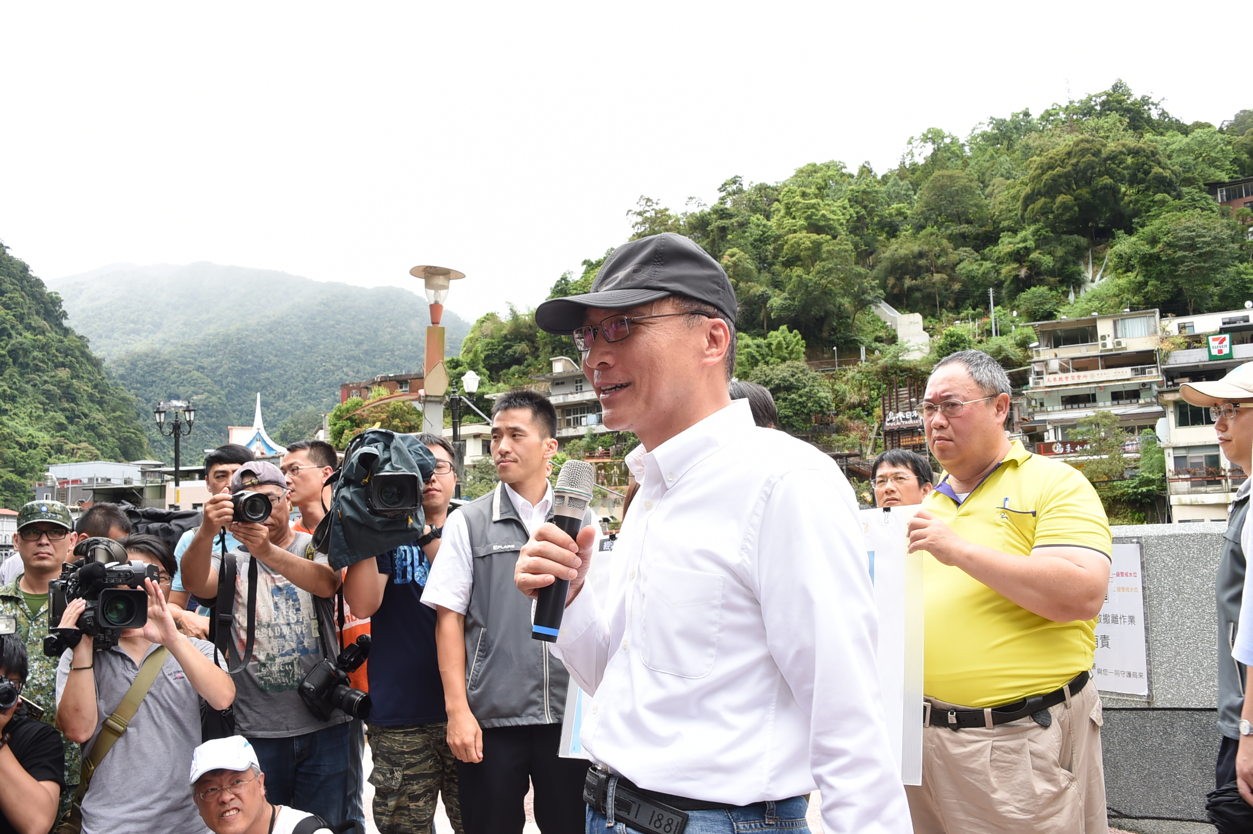 尼莎颱風來襲  林揆視察南勢溪覽勝橋防洪成效 籲民眾做好防颱準備 　共5張