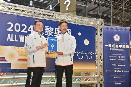 卓院長今（19）日歡送參加2024巴黎奧運代表團照片 共9張　共9張