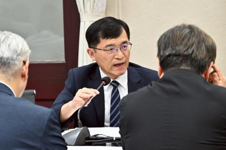 2026年6月8日行政院長卓榮泰主持「因應中東衝突民生安定專案會議」 jpg 　共2張