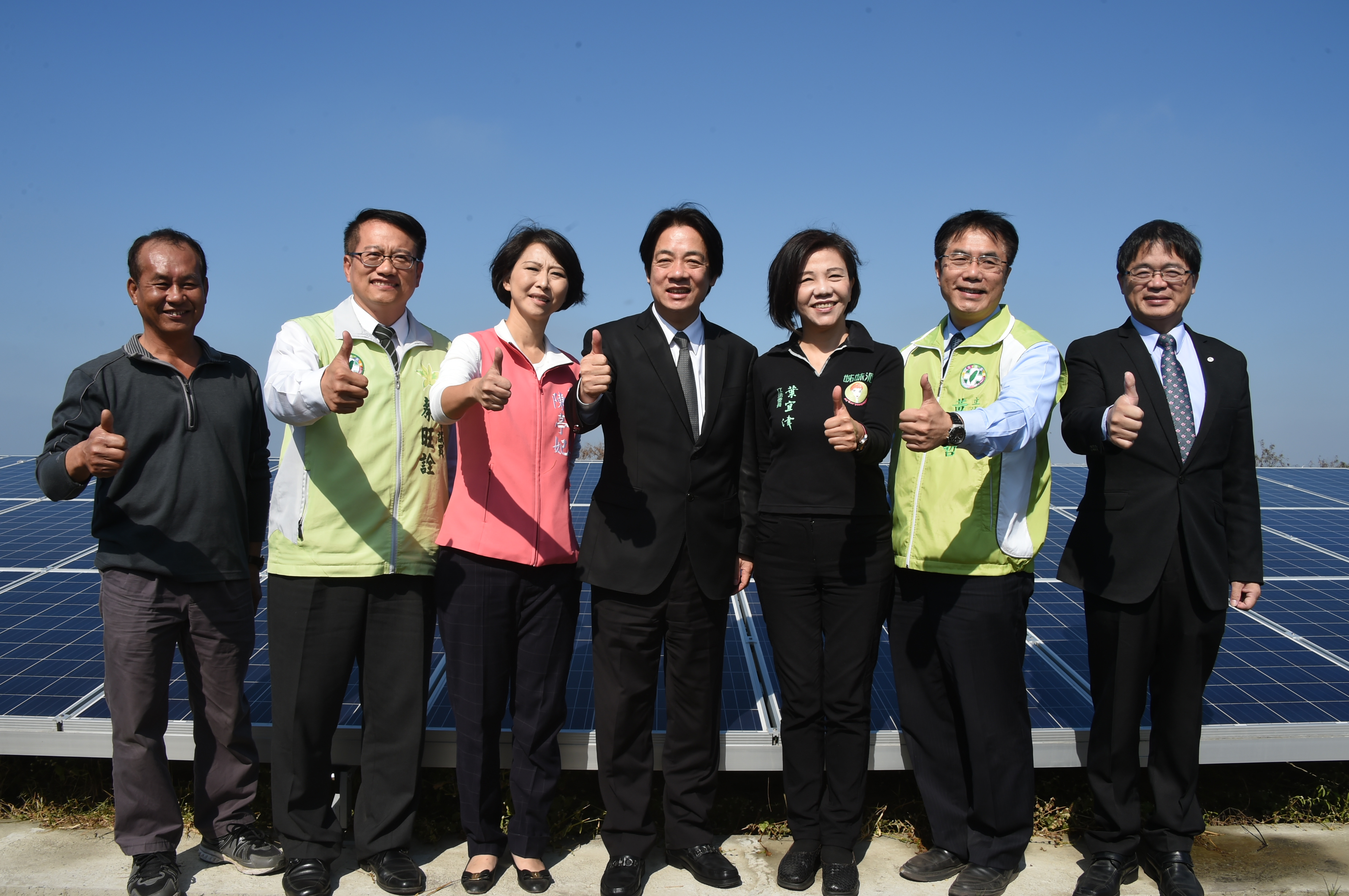.賴揆勉勵台南市協助推動再生能源 以達2025非核家園目標 　共7張