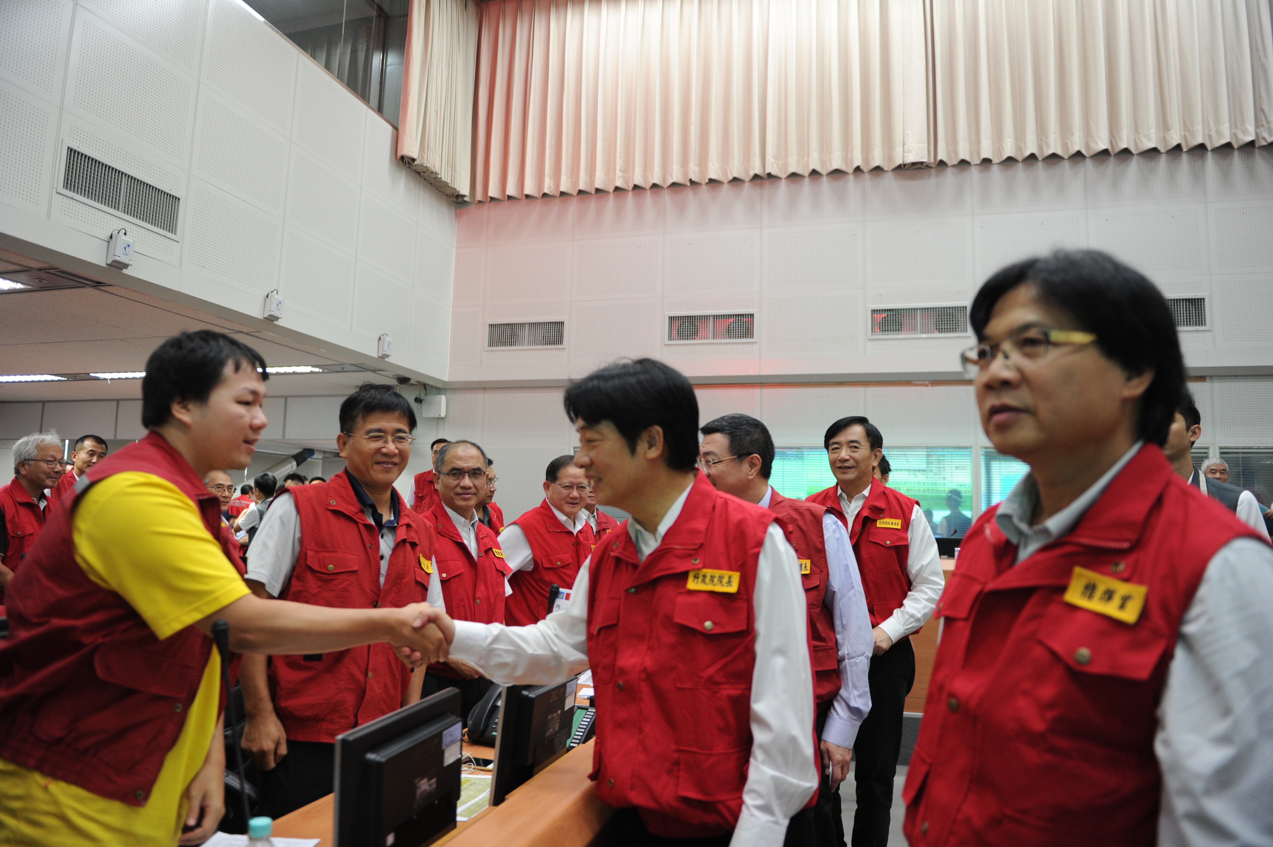 賴揆：中央與地方妥善因應 全力降低颱風損害　共7張
