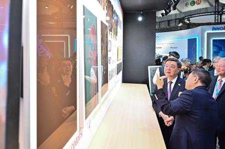 [照片草稿]2026年4月8日行政院長卓榮泰出席「2026 Touch Taiwan 系列展」開幕暨頒獎典禮　共8張