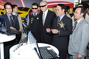吳揆視察2009年中區中資訊月活動及國道4號及6號 　共1張
