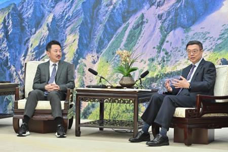 卓院長今(27)日接見「北美洲臺灣商會聯合總會回國訪問團」照片 共8張　共8張