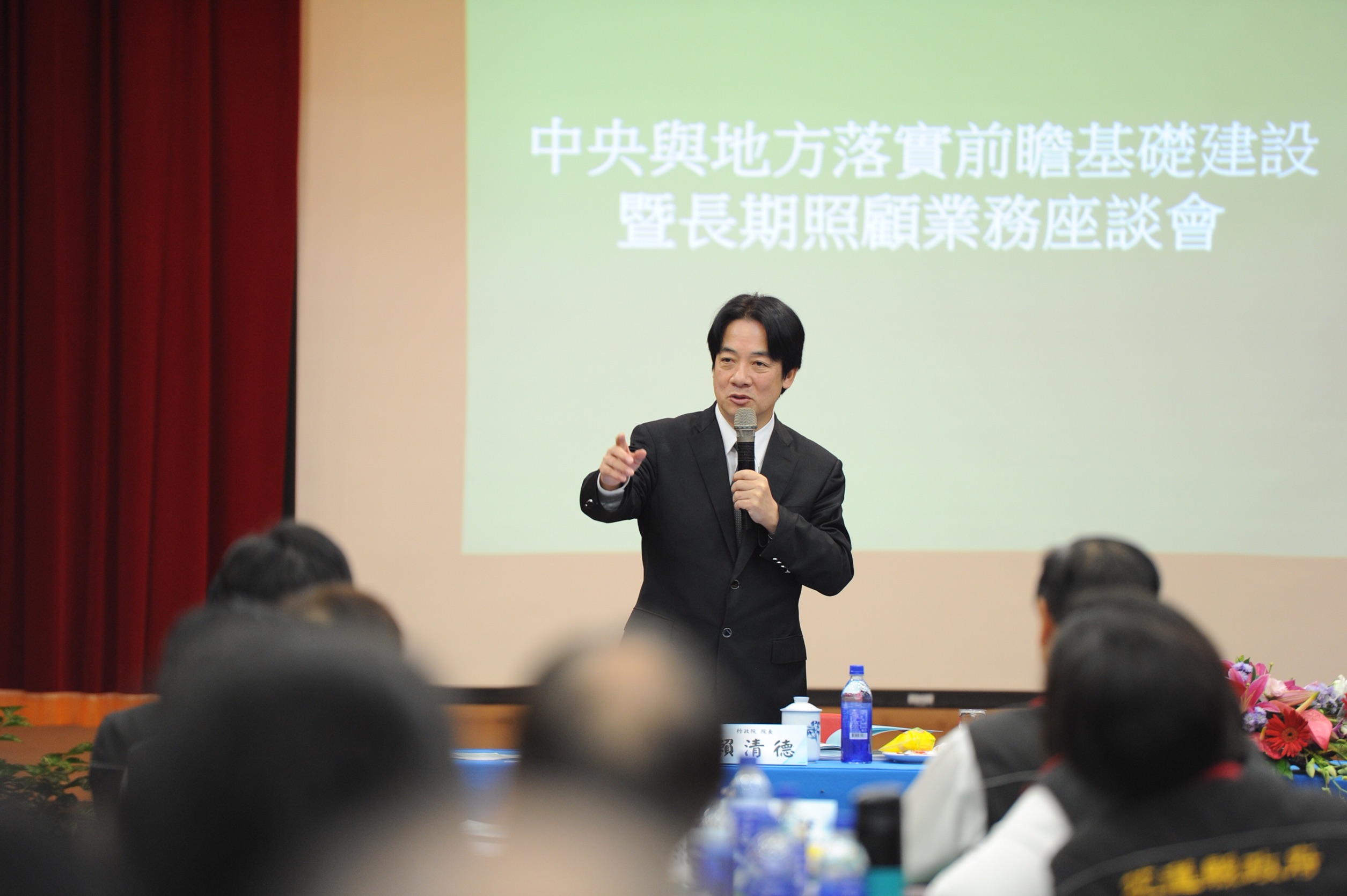 率領行政團隊至花蓮 賴揆盼中央地方共同合作 提升前瞻及長照計畫執行成效　共5張