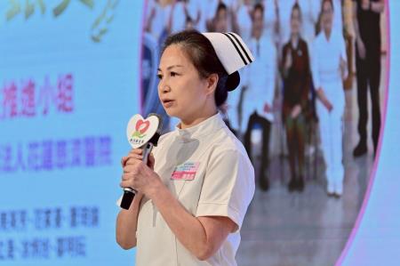 2026年5月2日行政院長卓榮泰出席「2026第十五屆南丁格爾獎頒獎典禮」 　共10張