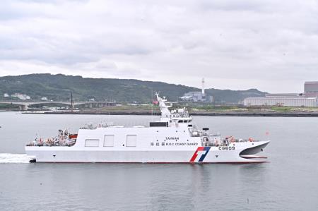 2024年6月3日行政院長卓榮泰出席海委會海巡署「113年端節威力掃蕩誓師暨接裝典禮」　共13張