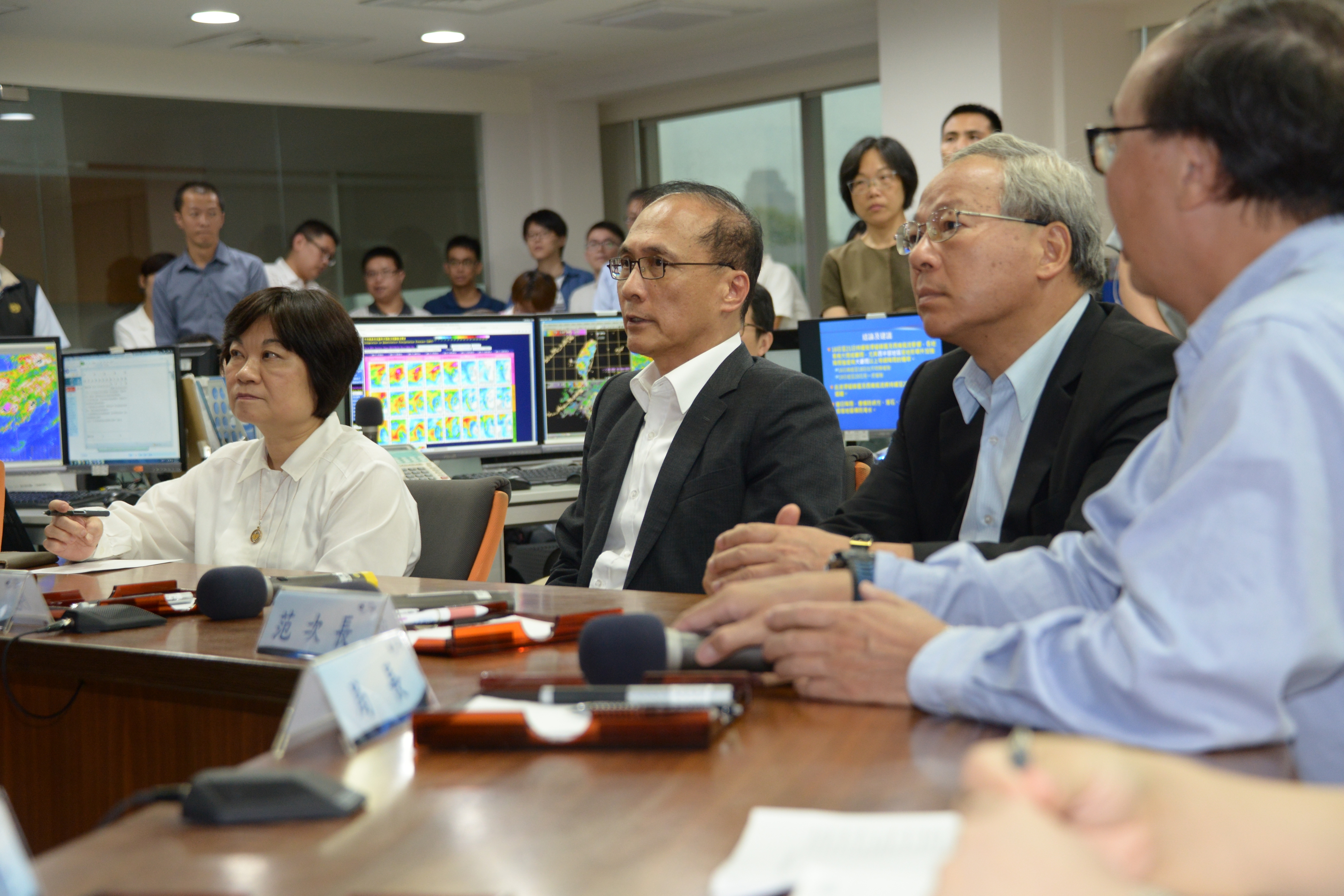 未來48小時鋒面影響最大  林揆責請各單位保持警覺、因應潛在威脅 　共2張