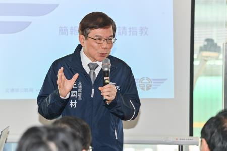 2024年3月12日行政院副院長鄭文燦視察桃園機場捷運及TPASS使用情況_240312_5_0 　共7張