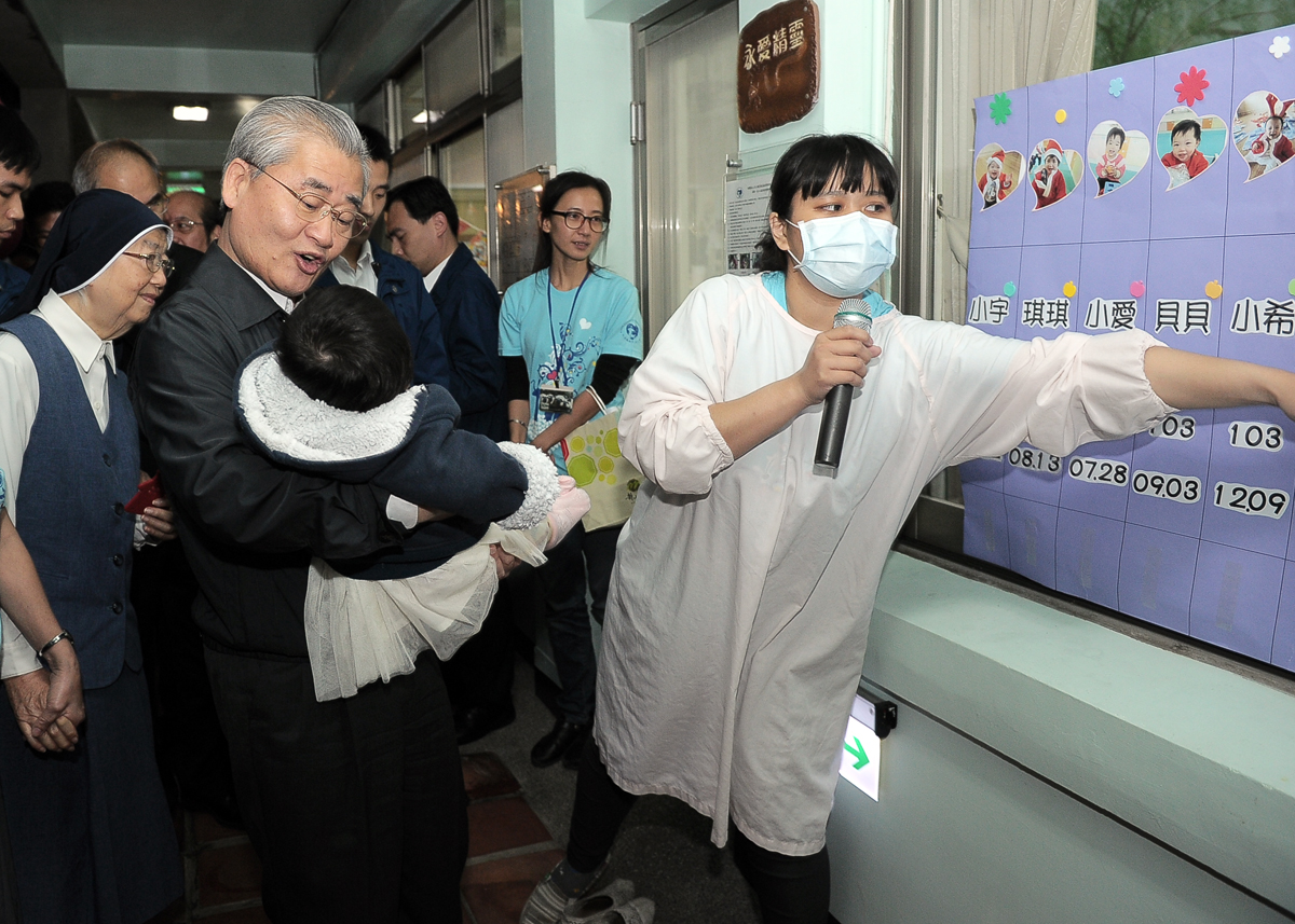 毛揆感謝善牧基金會付出愛心照顧無依幼兒 期盼愛心工作傳遞綿延 　共2張