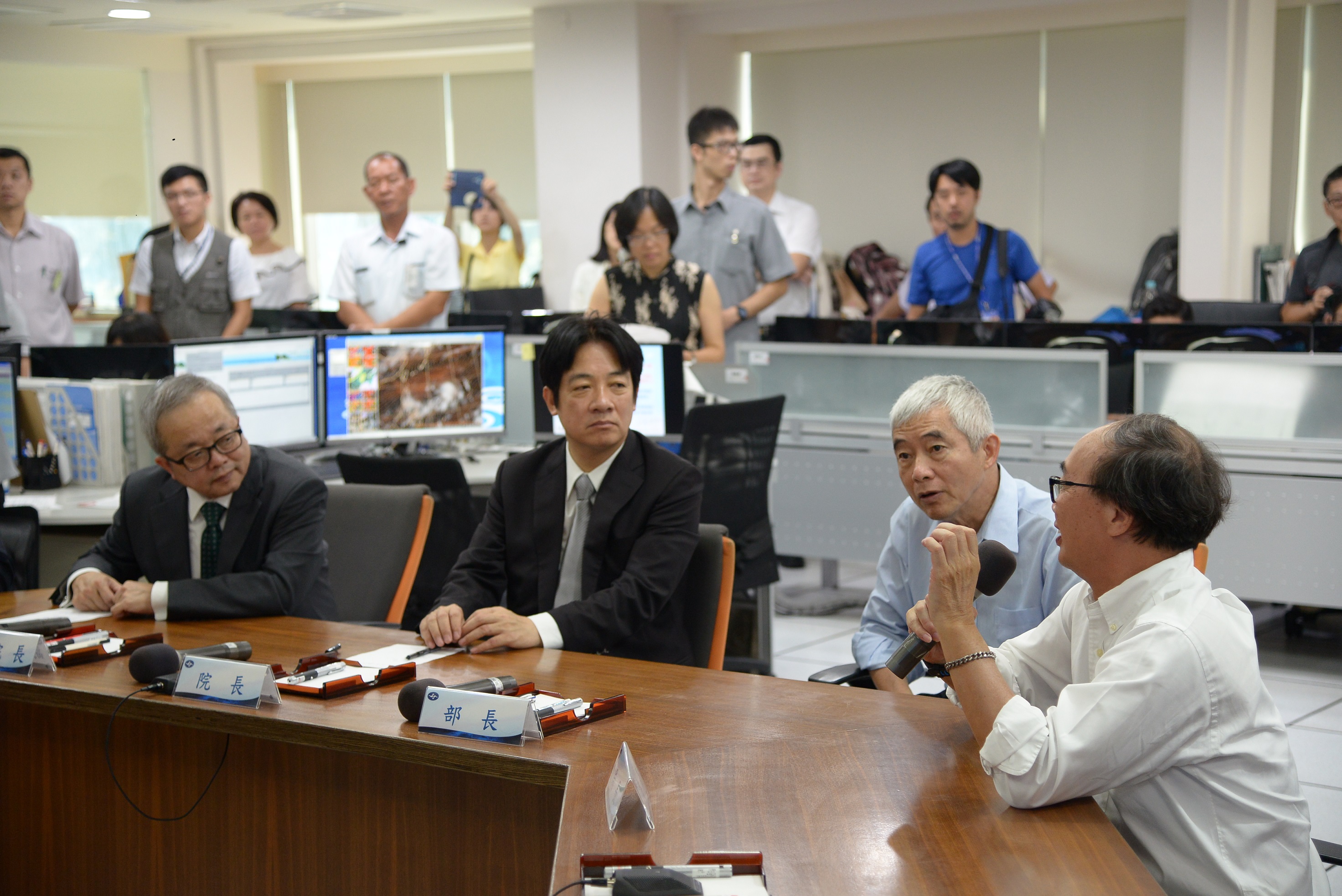 關切泰利颱風動態 賴揆籲請國人做好防颱準備 　共4張