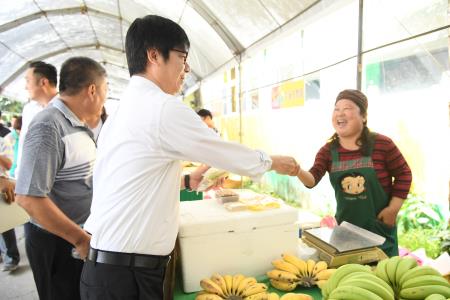 2019年6月1日行政院副院長陳其邁出席高雄大樹「姑山倉庫‧呷冰總動員」開幕活動_8　共11張