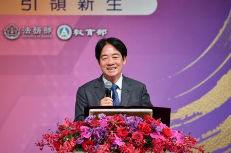 2024年6月26日行政院長卓榮泰出席113年度反毒有功人士團體頒獎活動　共7張
