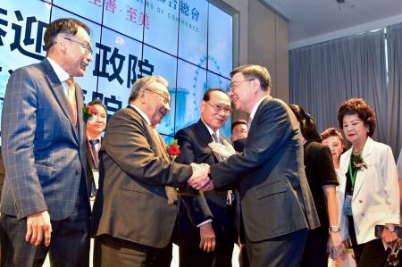 2026年7月15日行政院長卓榮泰出席亞洲台灣商會聯合總會第33屆第3次理監事聯席會議開幕典禮 　共4張