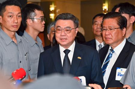 2026年7月8日行政院長卓榮泰出席全國商業總會第12屆第3次會員代表大會 　共5張