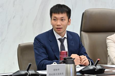 2025年10月23日行政院副院長鄭麗君主持行政院「體育暨運動發展部」諮詢小組第6次會議 　共9張