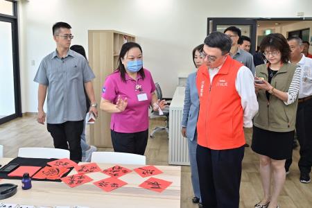 2024年7月22日行政院長卓榮泰視察屏東縣政府多層級樂活照顧服務園區。